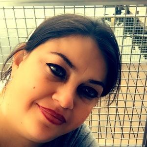 Meet your Posher, Roxana